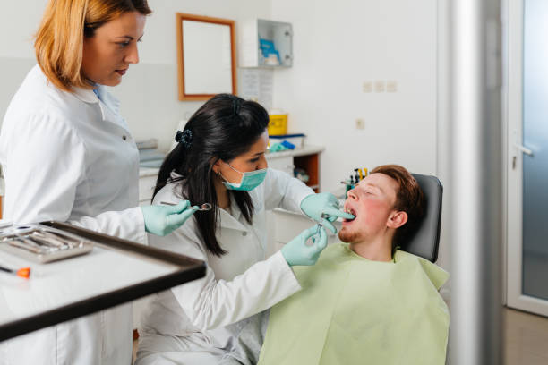 Best Emergency Dentist for Knocked-Out Tooth in Cloverleaf, TX